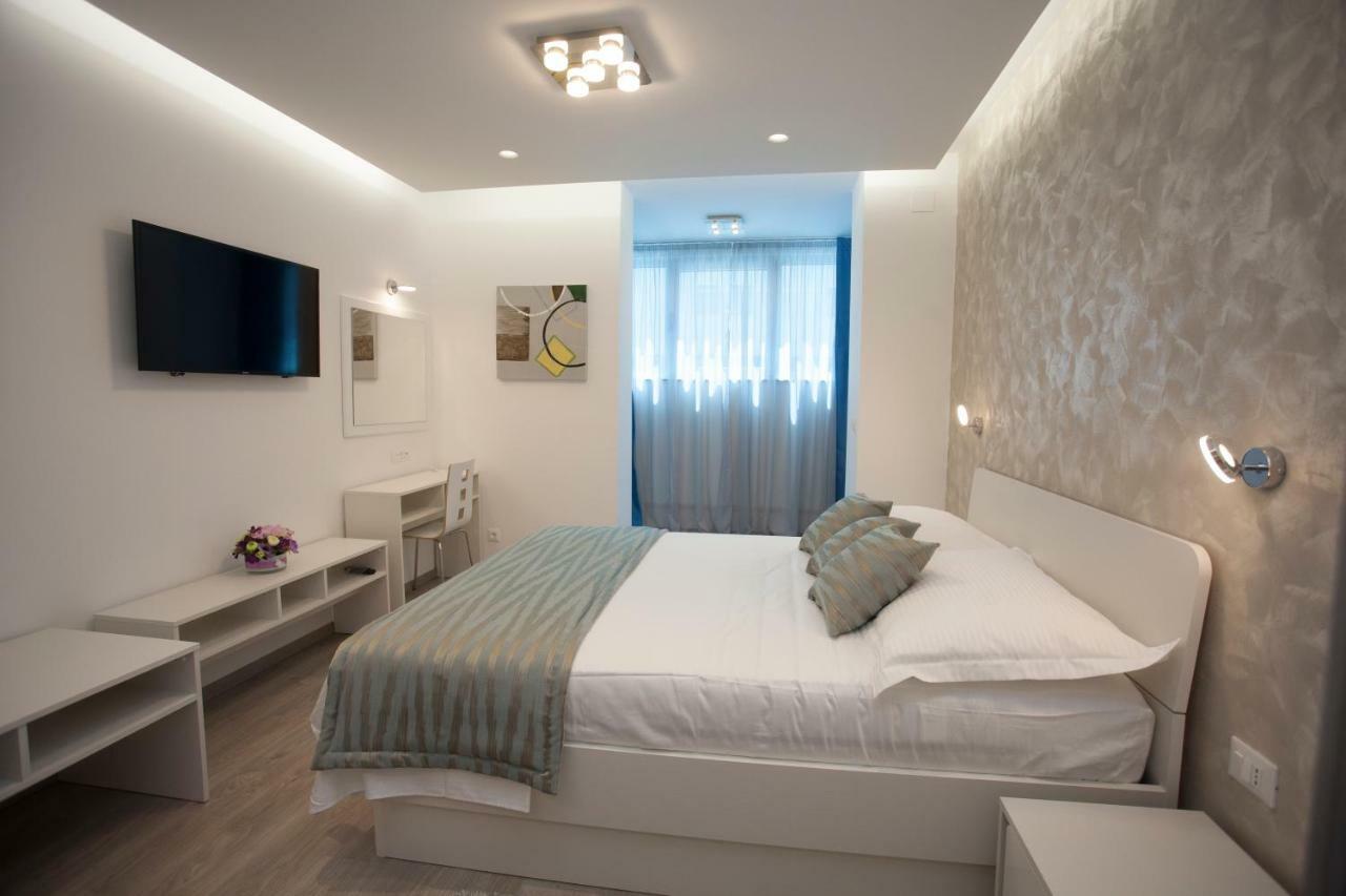 Apartments Lovret Flowers Split Kültér fotó